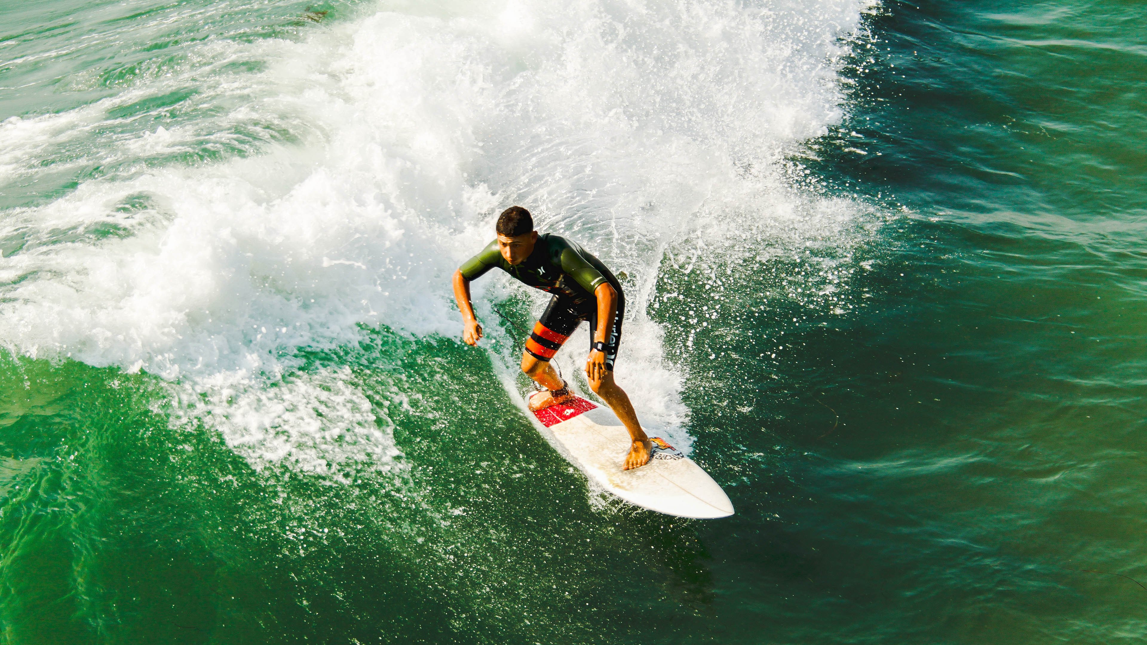 体育新闻中心推动体育赛事云端直播技术升级,体育直播互动平台